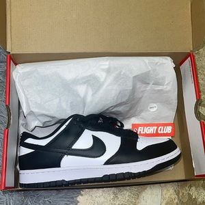 Black and white nike dunks